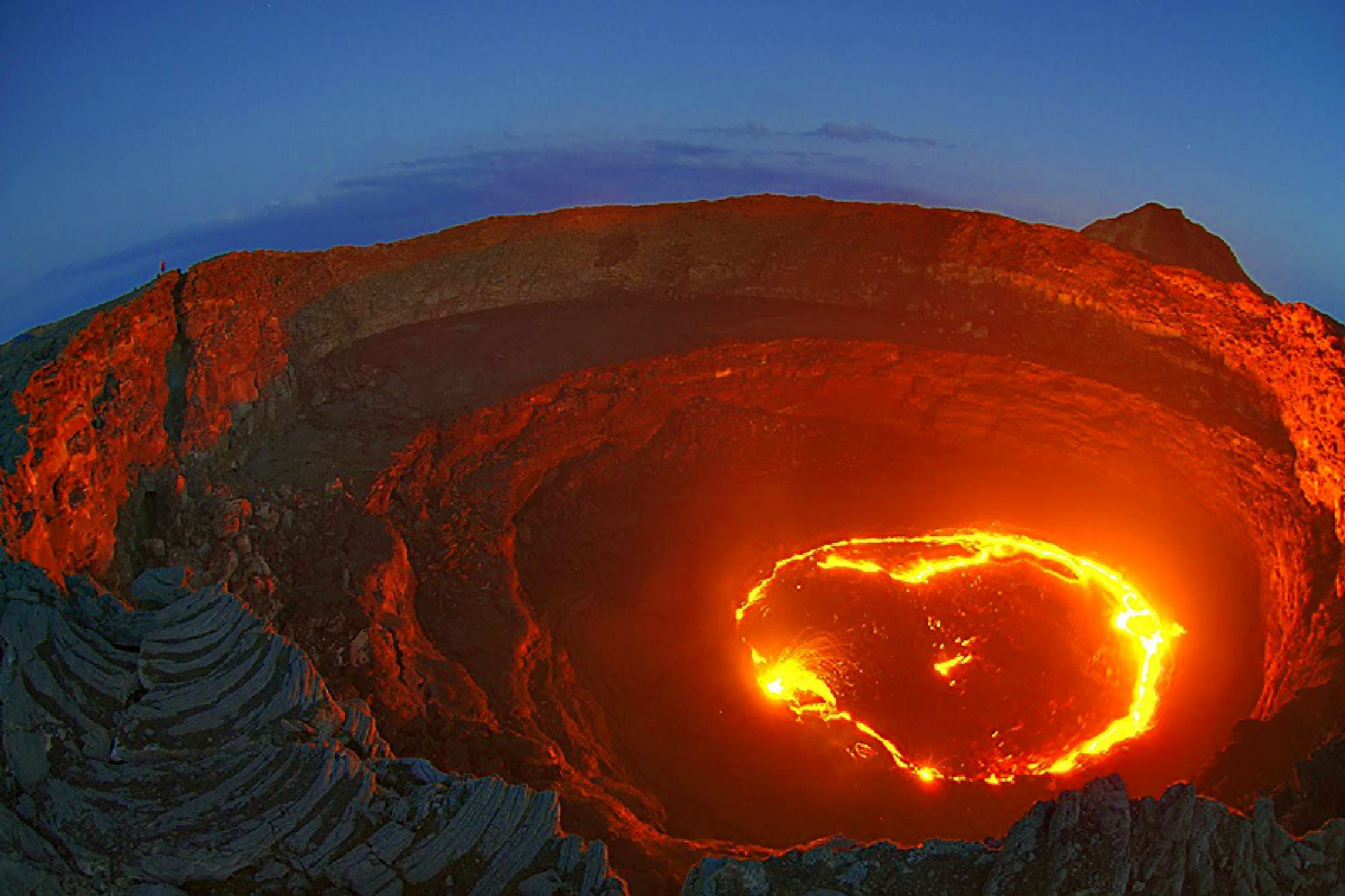 Нахождение газа в природе. Вулкан эрта але Эфиопия. Лавовое озеро вулкана эрта але. Кош-Дарваза. Вулкан Михара в Японии.