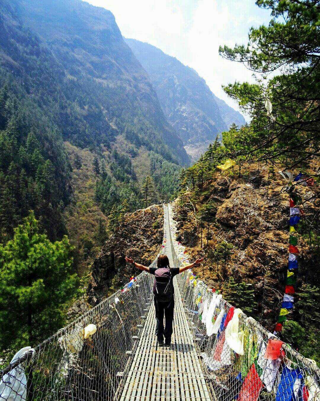 Piękne widoki na moście linowym ​- wpis "Trekking Annapurna - kiedy jechać do Nepalu?