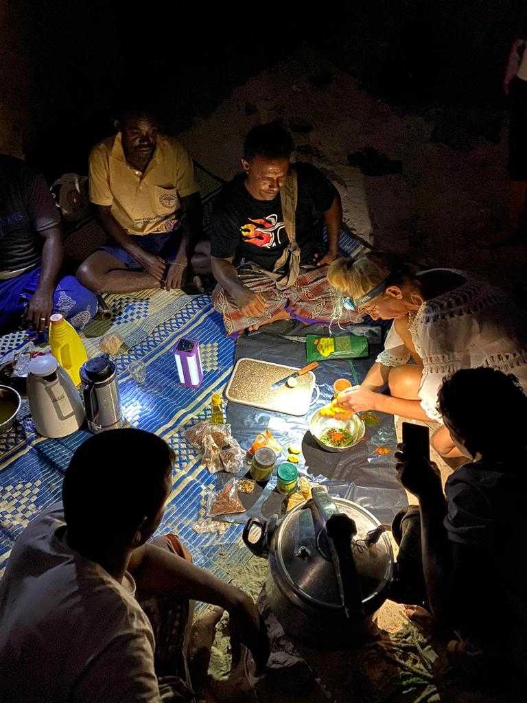 Relacja z wyprawy na Sokotra - nocne planowanie wędrówki - blog 4challenge