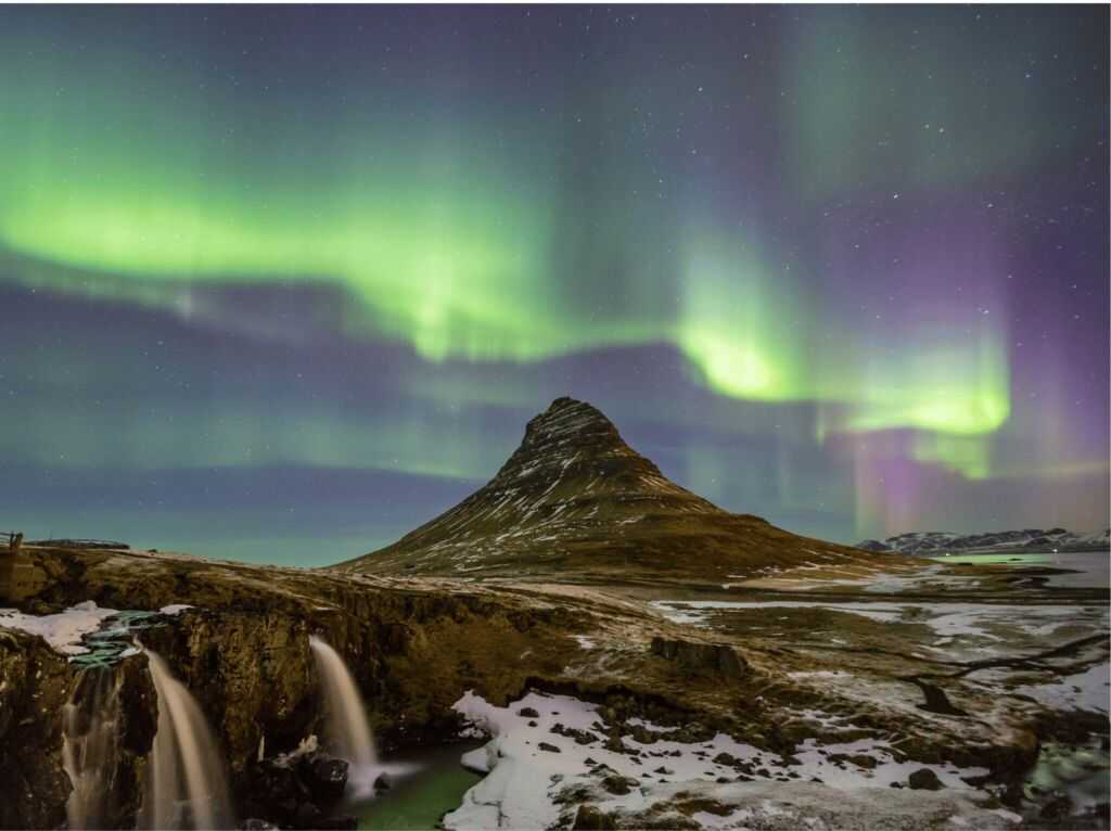 Kiedy jechać i co zobaczyć na Islandii? - Zorza polarna nad Islandią - blog 4challenge